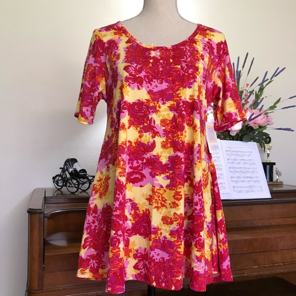 LuLaRoe Perfect T Top